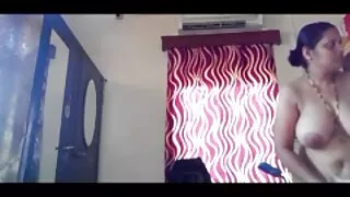 سمراء ركع أمام الرجل و موقع سكسي لبناني تمتص الديك