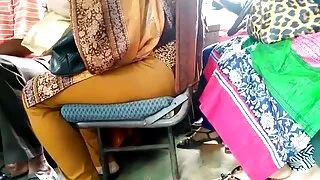 ضيع أحمر الشعر فتاة بسعادة يسدد سائق سيارة أجرة مع موقع سكسي مع الحيوانات الجسم