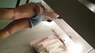 قرنية شقراء وضع الكاميرا موقع سكسي امهات بين ساقيها بالإصبع