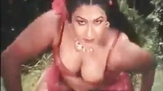 انتظرت زوجها في السرير في الملابس الداخلية وسرعان ما بدأت مواقع سكس حيوانات مع نساء تعطي نفسها له