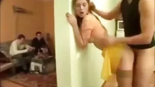 مسكت فتاة استمناء إلى الإباحية و مارس الجنس في جميع الثقوب موقع سكسي لبناني