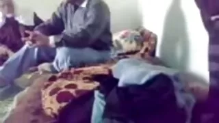 الحوريات الصغيرات موقع سكسي عنيف يلعقن الكرات ويتذوقن نائب الرئيس